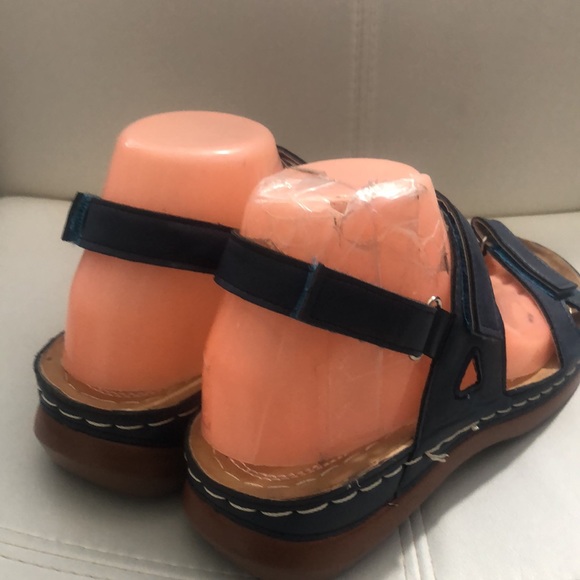 Women's Nany Blue Lite Weight Strap on Sandal Adj. Loop & Hook Closure Size 8 - Picture 10 of 15